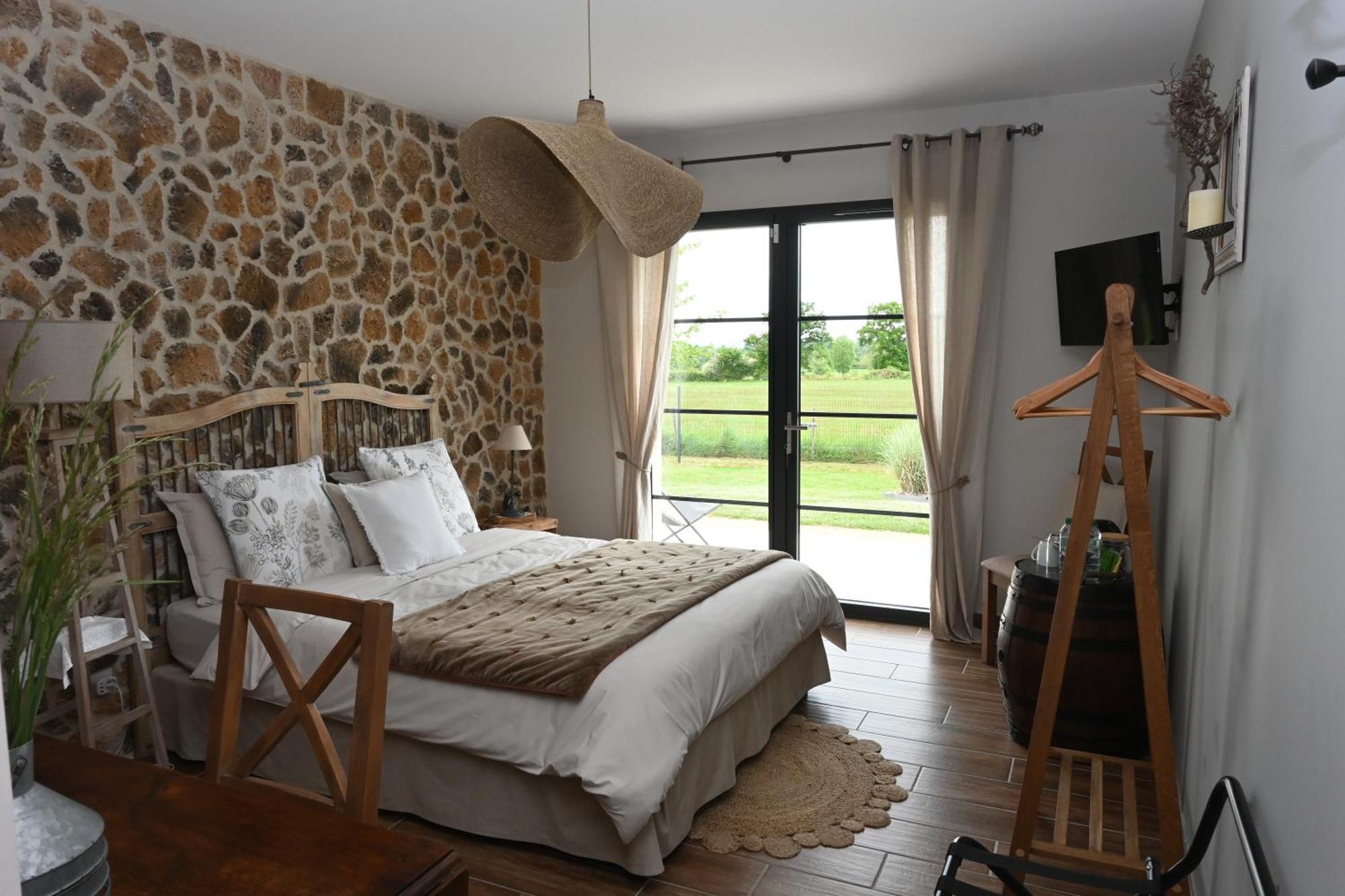 Aux 3 Forets Bizeneuille Exterior photo